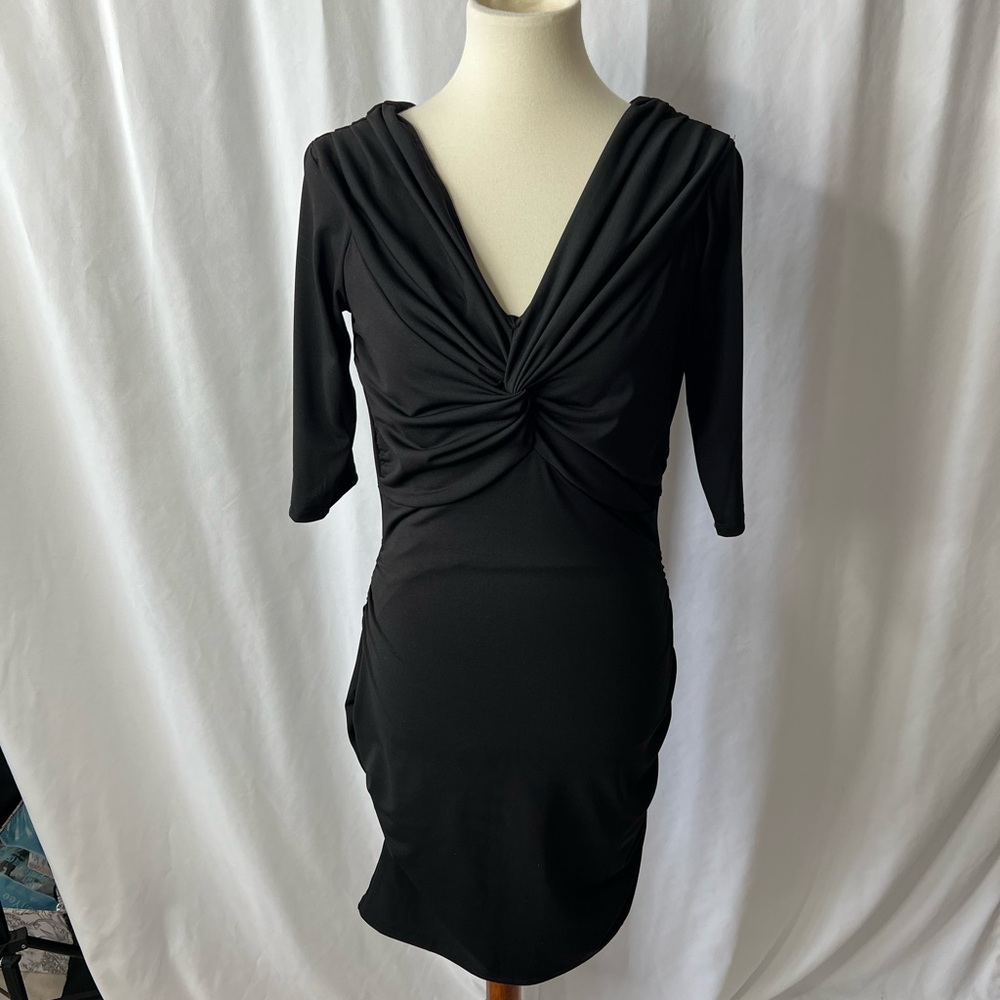 ⸻
🖤 Boston Proper Black Ruched V-Neck Dress – Size 12